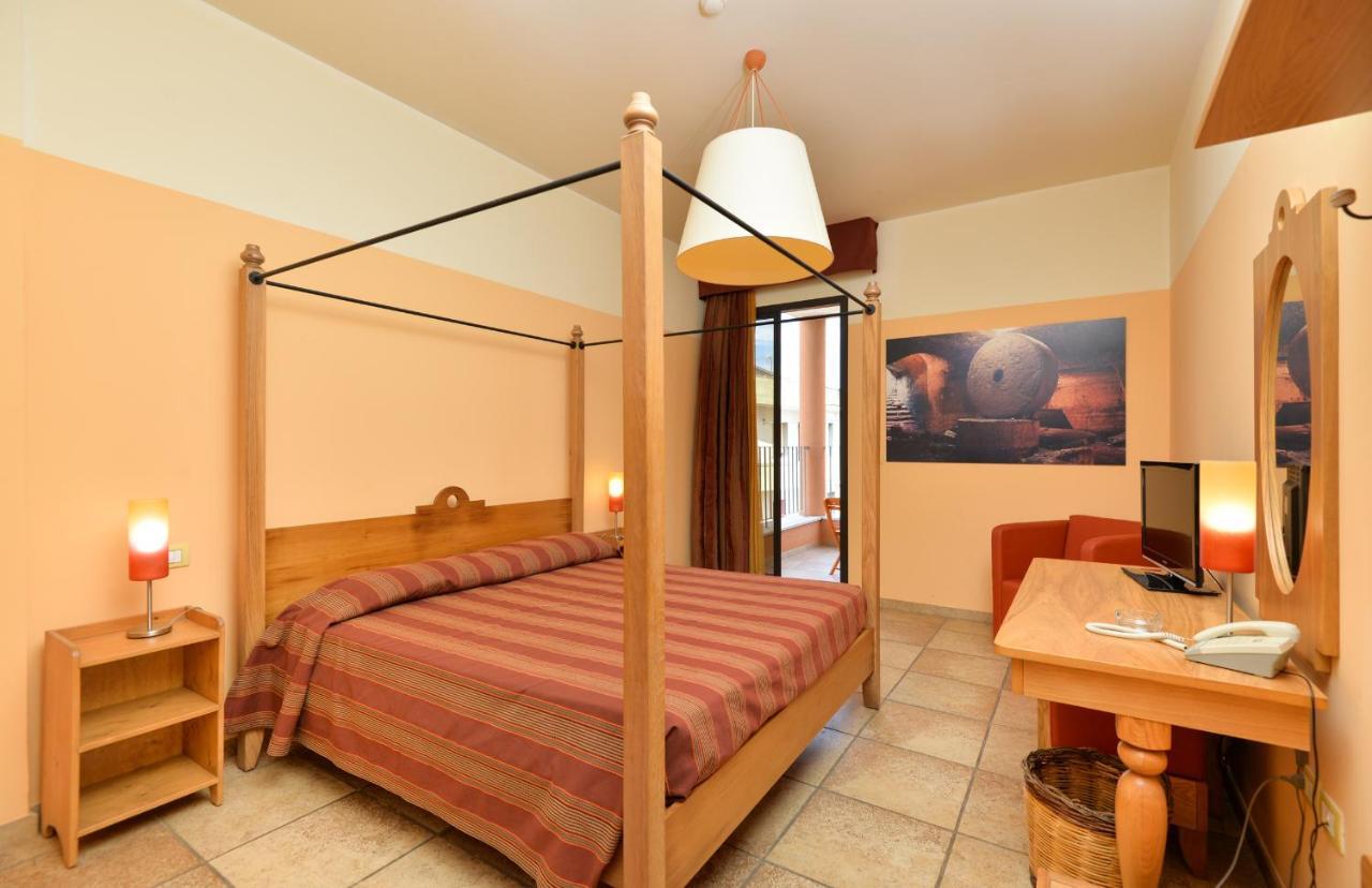 Il Tabacchificio Hotel Гальяно-дель-Капо Экстерьер фото