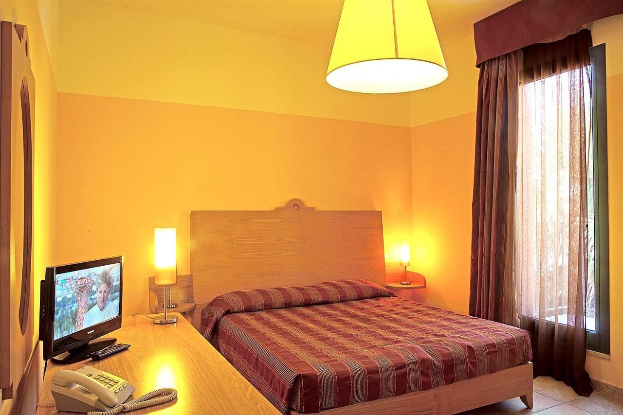 Il Tabacchificio Hotel Гальяно-дель-Капо Экстерьер фото