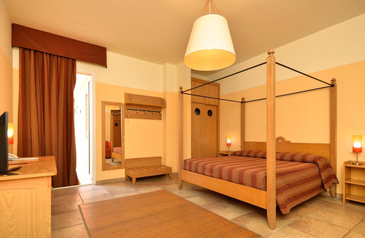 Il Tabacchificio Hotel Гальяно-дель-Капо Экстерьер фото