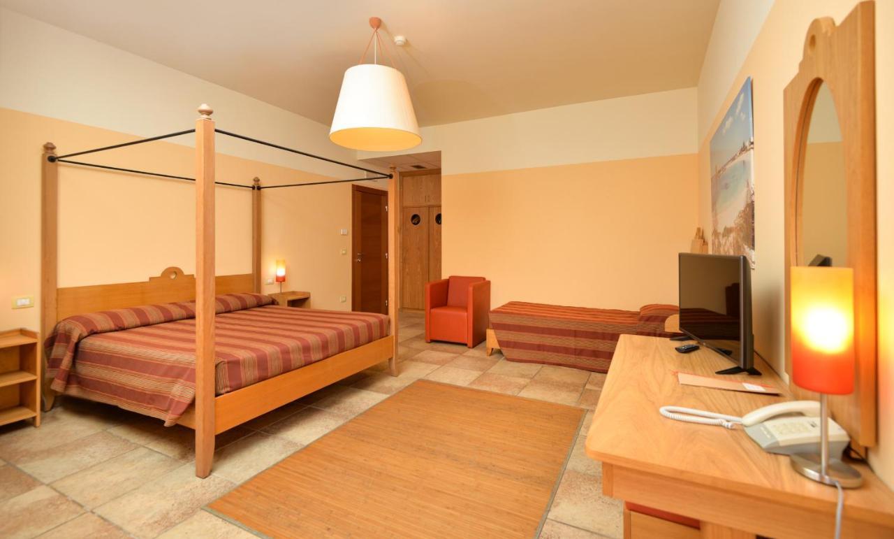 Il Tabacchificio Hotel Гальяно-дель-Капо Экстерьер фото