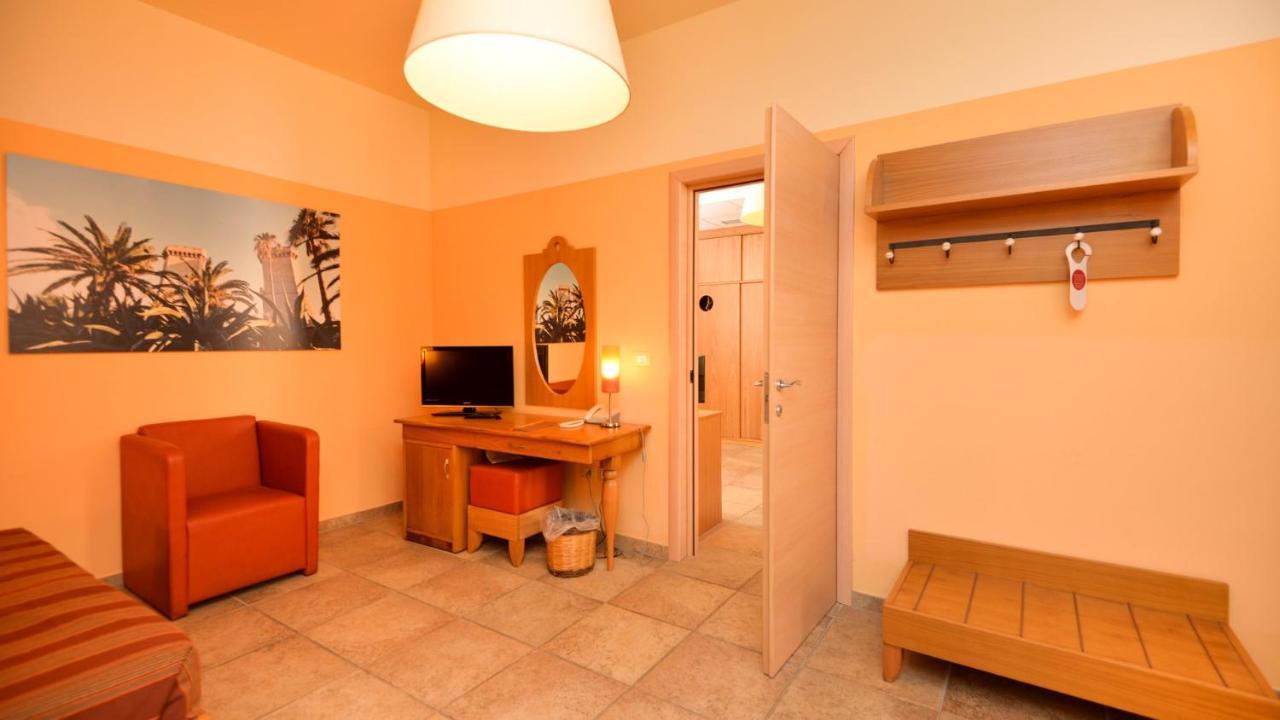 Il Tabacchificio Hotel Гальяно-дель-Капо Экстерьер фото